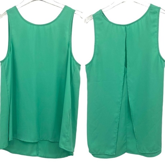 Everly Green Split Back Tank Size L - Picture 2 of 7